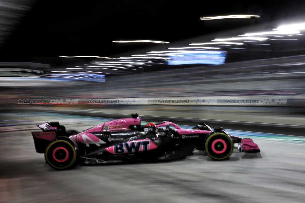 GP QATAR, Esteban Ocon (FRA) Alpine F1 Team A524. leaves the pits.

29.11.2024 Formula 1 World Championship, Rd 23, Qatar Grand Prix, Doha, Qatar, Sprint Qualifiche Day.

 - www.xpbimages.com, EMail: requests@xpbimages.com © Copyright: Staley / XPB Images