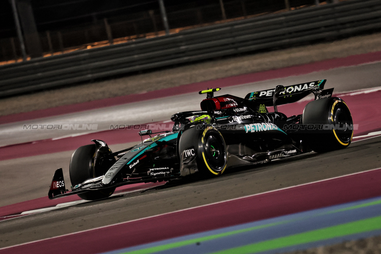 GP QATAR, Lewis Hamilton (GBR) Mercedes AMG F1 W15.

29.11.2024 Formula 1 World Championship, Rd 23, Qatar Grand Prix, Doha, Qatar, Sprint Qualifiche Day.

- www.xpbimages.com, EMail: requests@xpbimages.com © Copyright: Moy / XPB Images