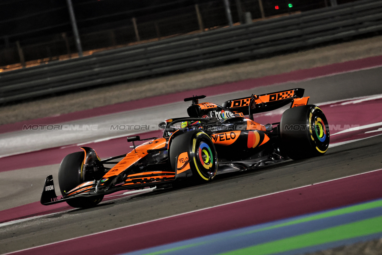 GP QATAR, Oscar Piastri (AUS) McLaren MCL38.

29.11.2024 Formula 1 World Championship, Rd 23, Qatar Grand Prix, Doha, Qatar, Sprint Qualifiche Day.

- www.xpbimages.com, EMail: requests@xpbimages.com © Copyright: Moy / XPB Images