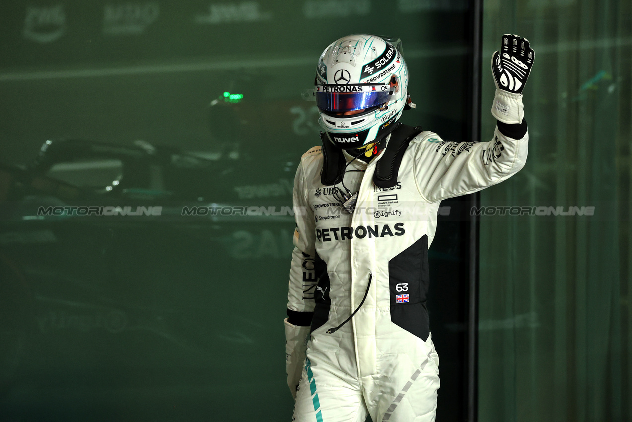 GP QATAR, George Russell (GBR) Mercedes AMG F1 celebrates his second position in Sprint Qualifiche parc ferme.

29.11.2024 Formula 1 World Championship, Rd 23, Qatar Grand Prix, Doha, Qatar, Sprint Qualifiche Day.

 - www.xpbimages.com, EMail: requests@xpbimages.com © Copyright: Coates / XPB Images