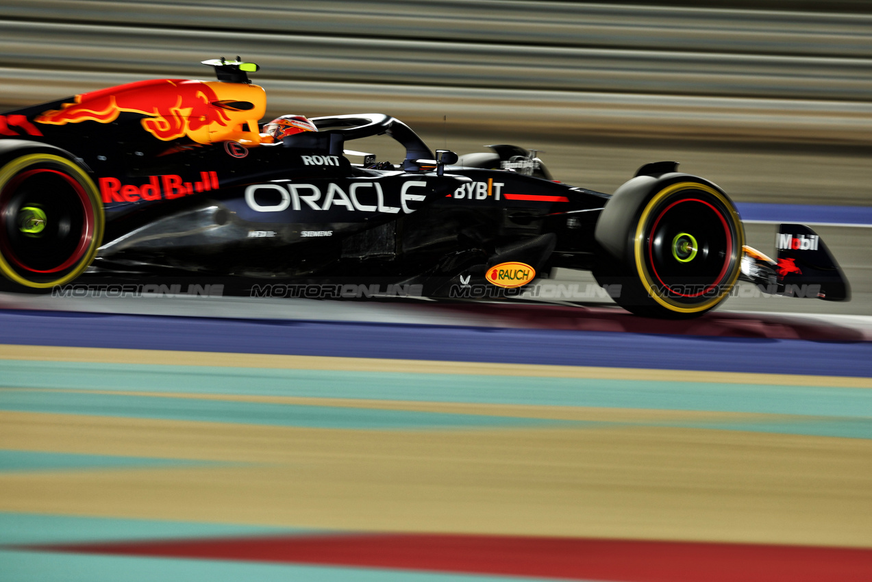 GP QATAR, Sergio Perez (MEX) Red Bull Racing RB20.

29.11.2024 Formula 1 World Championship, Rd 23, Qatar Grand Prix, Doha, Qatar, Sprint Qualifiche Day.

 - www.xpbimages.com, EMail: requests@xpbimages.com © Copyright: Coates / XPB Images