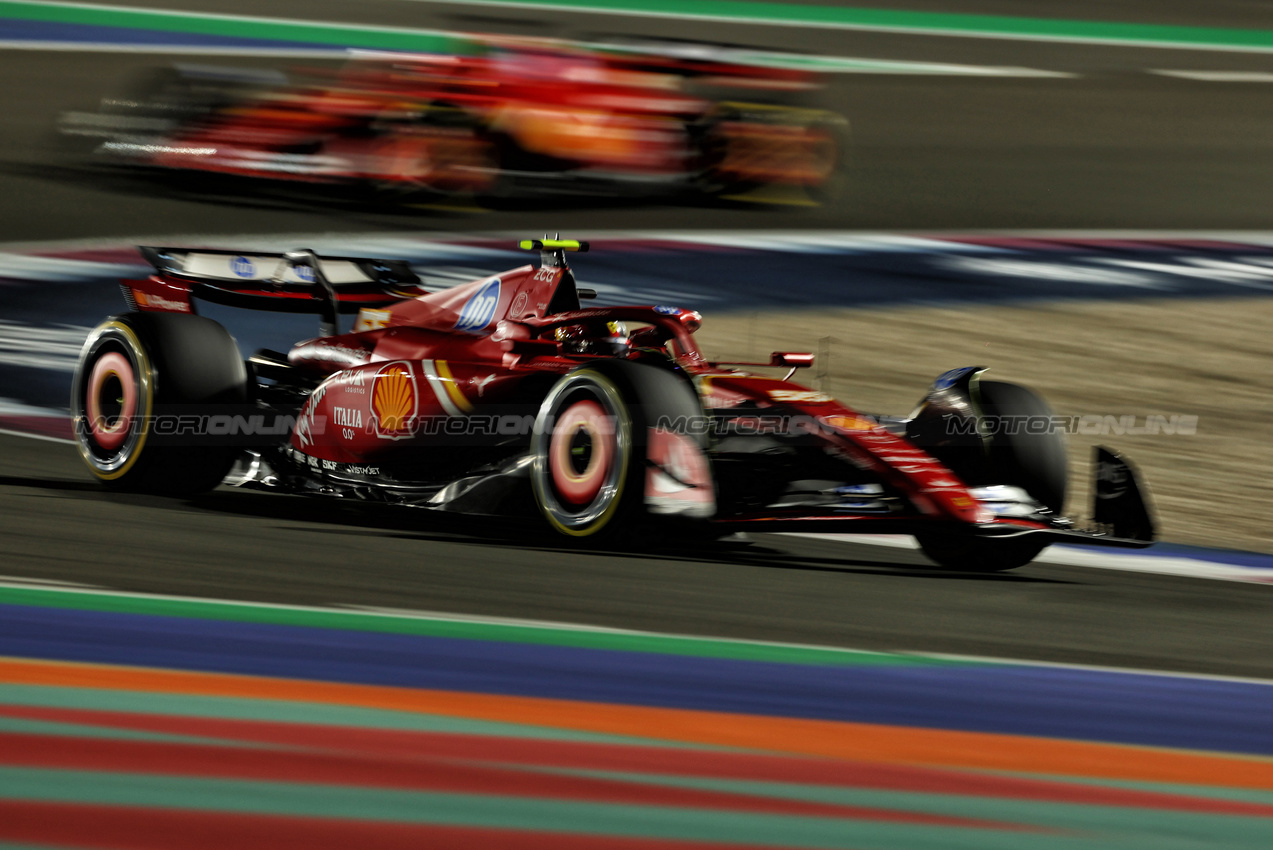 GP QATAR, Carlos Sainz Jr (ESP) Ferrari SF-24.

29.11.2024 Formula 1 World Championship, Rd 23, Qatar Grand Prix, Doha, Qatar, Sprint Qualifiche Day.

 - www.xpbimages.com, EMail: requests@xpbimages.com © Copyright: Coates / XPB Images
