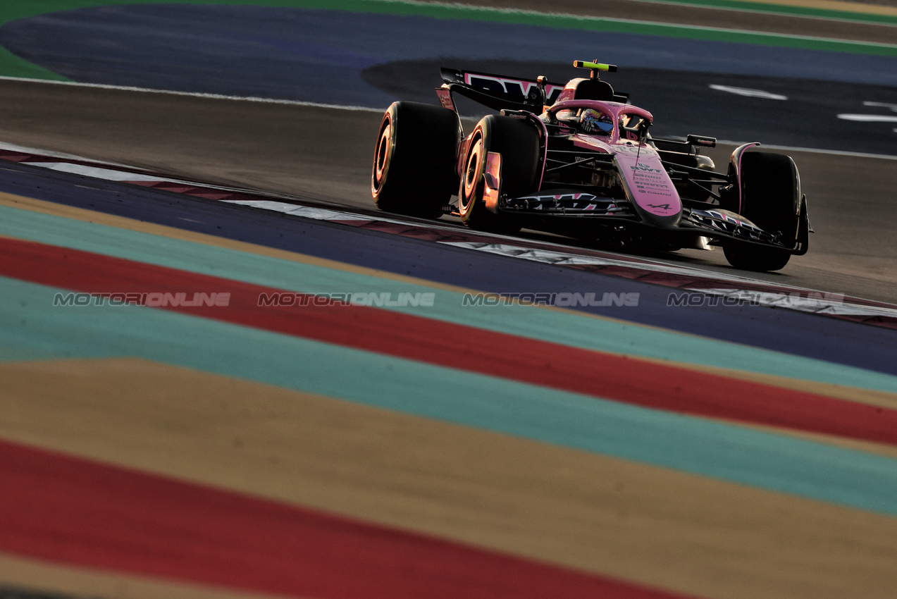 GP QATAR, Pierre Gasly (FRA) Alpine F1 Team A524.

29.11.2024 Formula 1 World Championship, Rd 23, Qatar Grand Prix, Doha, Qatar, Sprint Qualifiche Day.

- www.xpbimages.com, EMail: requests@xpbimages.com © Copyright: Moy / XPB Images