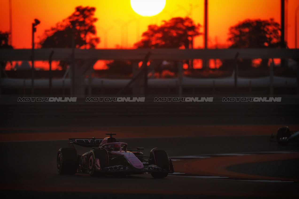 GP QATAR, Esteban Ocon (FRA) Alpine F1 Team A524.

29.11.2024 Formula 1 World Championship, Rd 23, Qatar Grand Prix, Doha, Qatar, Sprint Qualifiche Day.

 - www.xpbimages.com, EMail: requests@xpbimages.com © Copyright: Staley / XPB Images