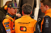 GP QATAR, (L to R): Lando Norris (GBR) McLaren with Andrea Stella (ITA) McLaren Team Principal e Andrew Jarvis (GBR) McLaren Performance Engineer.

29.11.2024 Formula 1 World Championship, Rd 23, Qatar Grand Prix, Doha, Qatar, Sprint Qualifiche Day.

 - www.xpbimages.com, EMail: requests@xpbimages.com © Copyright: Coates / XPB Images