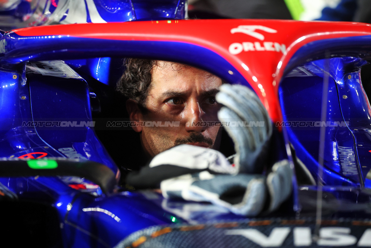 GP SINGAPORE, Daniel Ricciardo (AUS) RB VCARB 01 on the grid.

22.09.2024. Formula 1 World Championship, Rd 18, Singapore Grand Prix, Marina Bay Street Circuit, Singapore, Gara Day.

- www.xpbimages.com, EMail: requests@xpbimages.com © Copyright: Moy / XPB Images