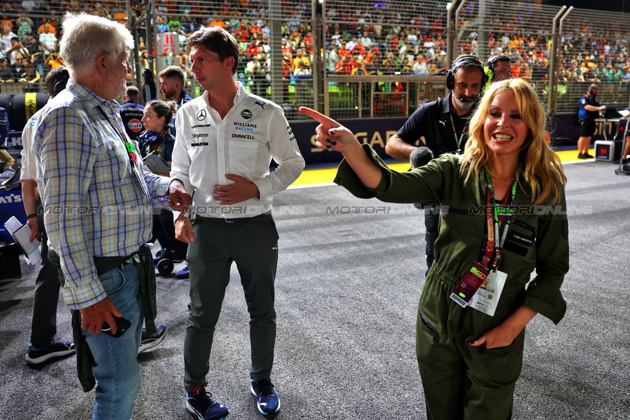 GP SINGAPORE, Kylie Minogue (AUS) Singer on the grid.

22.09.2024. Formula 1 World Championship, Rd 18, Singapore Grand Prix, Marina Bay Street Circuit, Singapore, Gara Day.

- www.xpbimages.com, EMail: requests@xpbimages.com © Copyright: Batchelor / XPB Images