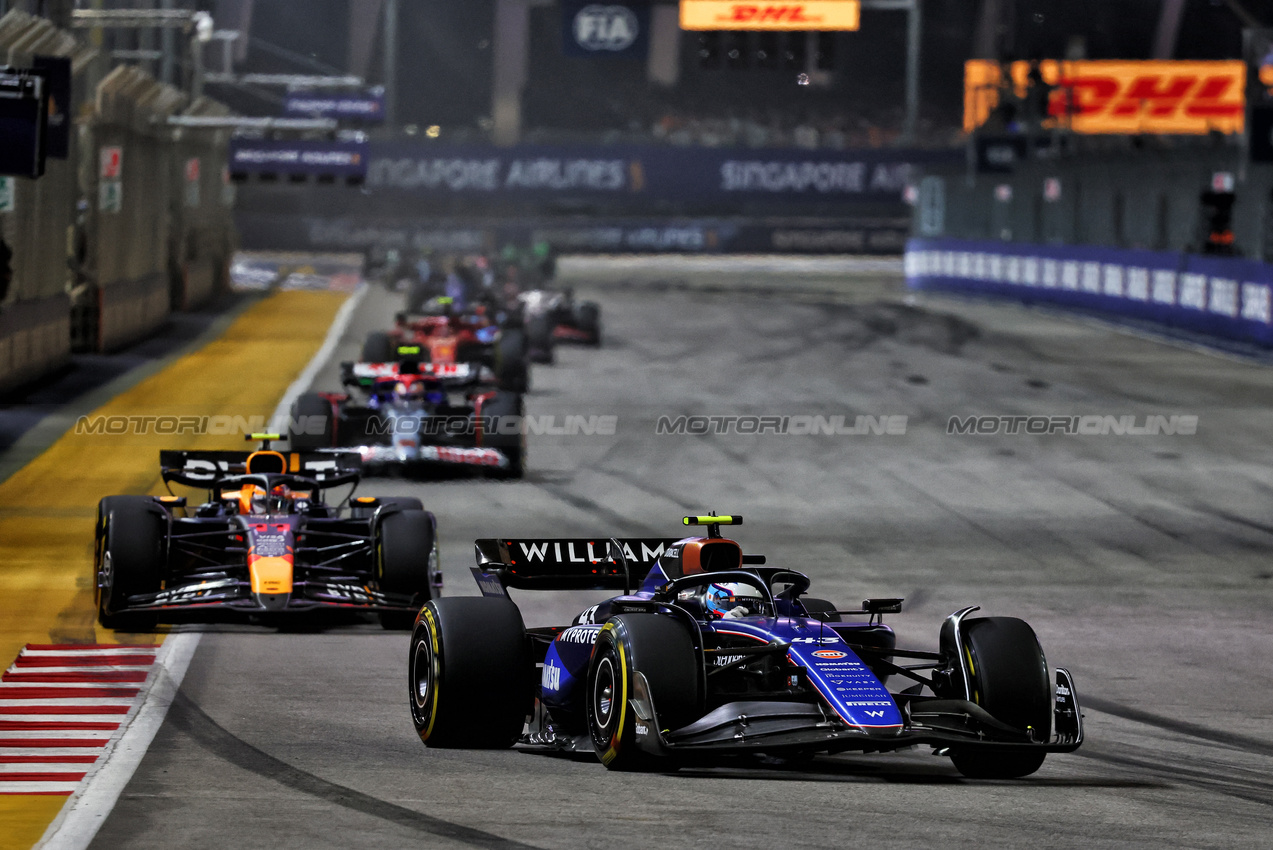 GP SINGAPORE, Franco Colapinto (ARG) Williams Racing FW46.

22.09.2024. Formula 1 World Championship, Rd 18, Singapore Grand Prix, Marina Bay Street Circuit, Singapore, Gara Day.

- www.xpbimages.com, EMail: requests@xpbimages.com © Copyright: Charniaux / XPB Images