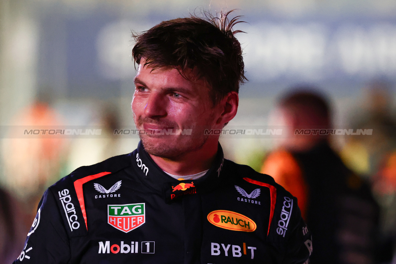 GP SINGAPORE, Max Verstappen (NLD), Red Bull Racing 
22.09.2024. Formula 1 World Championship, Rd 18, Singapore Grand Prix, Marina Bay Street Circuit, Singapore, Gara Day.
- www.xpbimages.com, EMail: requests@xpbimages.com © Copyright: Charniaux / XPB Images