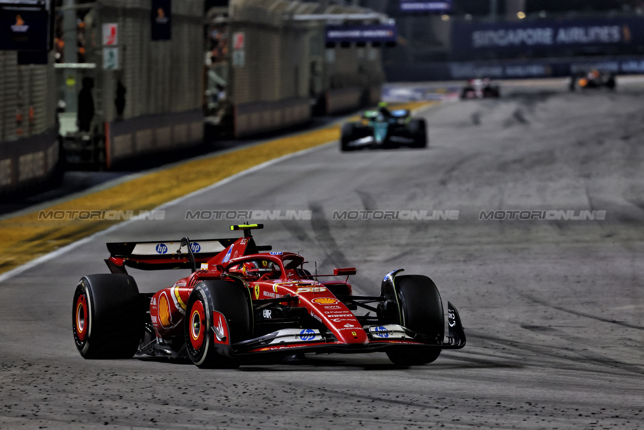 GP SINGAPORE, Carlos Sainz Jr (ESP) Ferrari SF-24.

22.09.2024. Formula 1 World Championship, Rd 18, Singapore Grand Prix, Marina Bay Street Circuit, Singapore, Gara Day.

 - www.xpbimages.com, EMail: requests@xpbimages.com © Copyright: Coates / XPB Images