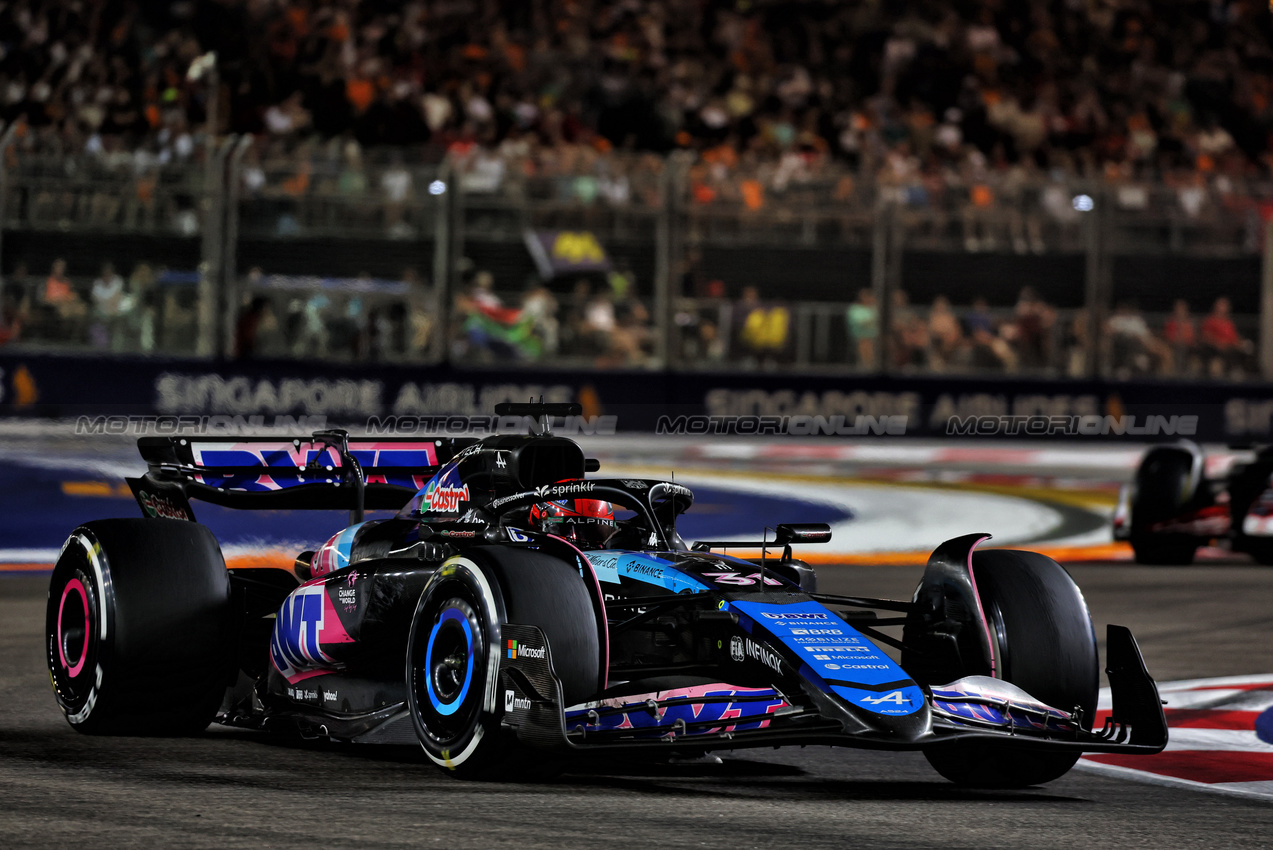 GP SINGAPORE, Esteban Ocon (FRA) Alpine F1 Team A524.

22.09.2024. Formula 1 World Championship, Rd 18, Singapore Grand Prix, Marina Bay Street Circuit, Singapore, Gara Day.

 - www.xpbimages.com, EMail: requests@xpbimages.com © Copyright: Coates / XPB Images