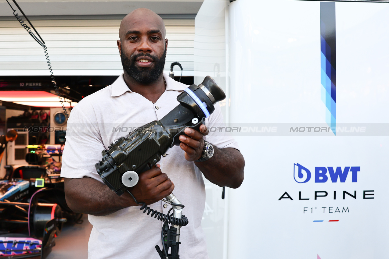 GP SINGAPORE, Teddy Riner (FRA), Judo Olympic Champion
22.09.2024. Formula 1 World Championship, Rd 18, Singapore Grand Prix, Marina Bay Street Circuit, Singapore, Gara Day.
- www.xpbimages.com, EMail: requests@xpbimages.com © Copyright: Charniaux / XPB Images