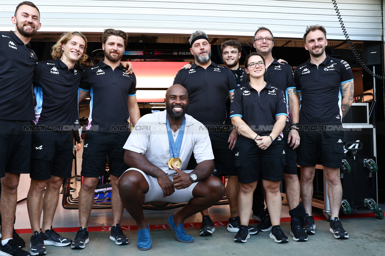 GP SINGAPORE, Teddy Riner (FRA), Judo Olympic Champion
22.09.2024. Formula 1 World Championship, Rd 18, Singapore Grand Prix, Marina Bay Street Circuit, Singapore, Gara Day.
- www.xpbimages.com, EMail: requests@xpbimages.com © Copyright: Charniaux / XPB Images