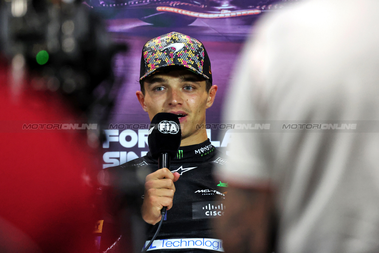 GP SINGAPORE, Lando Norris (GBR) McLaren in the post race FIA Press Conference.

22.09.2024. Formula 1 World Championship, Rd 18, Singapore Grand Prix, Marina Bay Street Circuit, Singapore, Gara Day.

- www.xpbimages.com, EMail: requests@xpbimages.com © Copyright: Rew / XPB Images