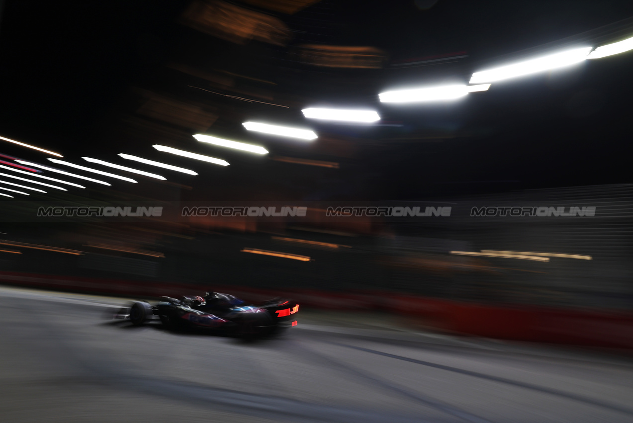 GP SINGAPORE, Esteban Ocon (FRA) Alpine F1 Team A524.

22.09.2024. Formula 1 World Championship, Rd 18, Singapore Grand Prix, Marina Bay Street Circuit, Singapore, Gara Day.

- www.xpbimages.com, EMail: requests@xpbimages.com © Copyright: Rew / XPB Images