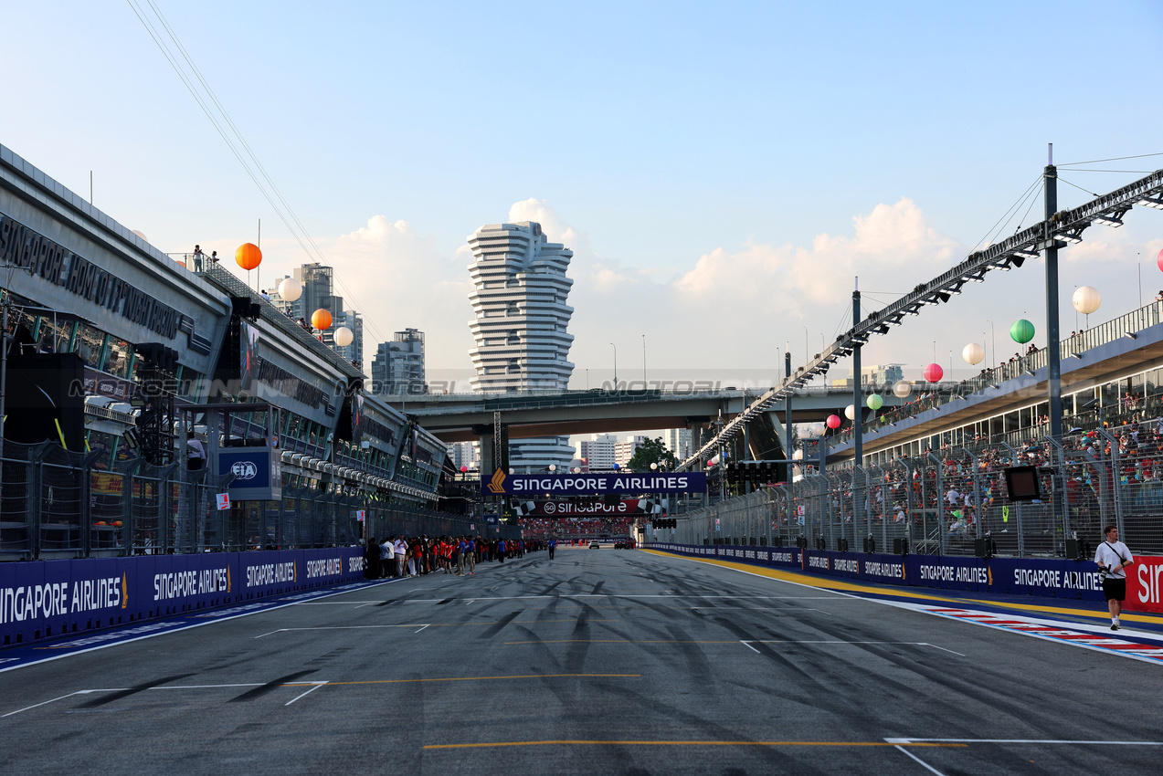 GP SINGAPORE, Circuit Atmosfera.

22.09.2024. Formula 1 World Championship, Rd 18, Singapore Grand Prix, Marina Bay Street Circuit, Singapore, Gara Day.

- www.xpbimages.com, EMail: requests@xpbimages.com © Copyright: Rew / XPB Images