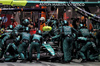 GP SINGAPORE, Lance Stroll (CDN) Aston Martin F1 Team AMR24 makes a pit stop.

22.09.2024. Formula 1 World Championship, Rd 18, Singapore Grand Prix, Marina Bay Street Circuit, Singapore, Gara Day.

- www.xpbimages.com, EMail: requests@xpbimages.com © Copyright: Bearne / XPB Images