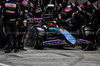 GP SINGAPORE, Esteban Ocon (FRA) Alpine F1 Team A524 makes a pit stop.

22.09.2024. Formula 1 World Championship, Rd 18, Singapore Grand Prix, Marina Bay Street Circuit, Singapore, Gara Day.

- www.xpbimages.com, EMail: requests@xpbimages.com © Copyright: Bearne / XPB Images