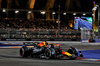 GP SINGAPORE, Max Verstappen (NLD) Red Bull Racing RB20.

22.09.2024. Formula 1 World Championship, Rd 18, Singapore Grand Prix, Marina Bay Street Circuit, Singapore, Gara Day.

 - www.xpbimages.com, EMail: requests@xpbimages.com © Copyright: Coates / XPB Images