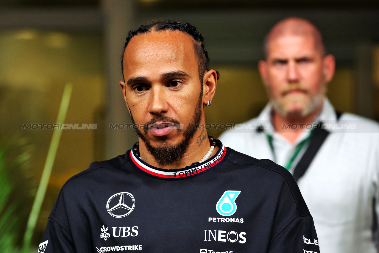 GP SINGAPORE, Lewis Hamilton (GBR) Mercedes AMG F1.

19.09.2024. Formula 1 World Championship, Rd 18, Singapore Grand Prix, Marina Bay Street Circuit, Singapore, Preparation Day.

- www.xpbimages.com, EMail: requests@xpbimages.com © Copyright: Rew / XPB Images