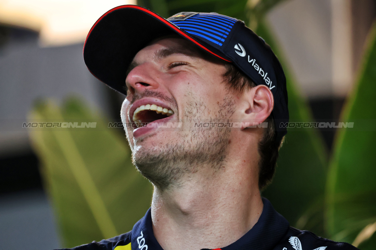 GP SINGAPORE, Max Verstappen (NLD) Red Bull Racing.

19.09.2024. Formula 1 World Championship, Rd 18, Singapore Grand Prix, Marina Bay Street Circuit, Singapore, Preparation Day.

- www.xpbimages.com, EMail: requests@xpbimages.com © Copyright: Rew / XPB Images