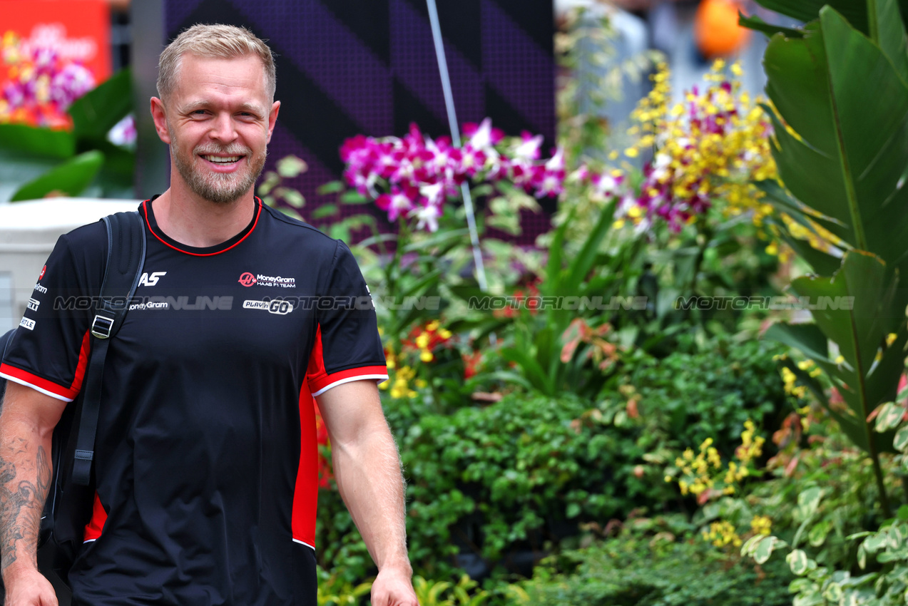 GP SINGAPORE, Kevin Magnussen (DEN) Haas F1 Team.

19.09.2024. Formula 1 World Championship, Rd 18, Singapore Grand Prix, Marina Bay Street Circuit, Singapore, Preparation Day.

 - www.xpbimages.com, EMail: requests@xpbimages.com © Copyright: Coates / XPB Images