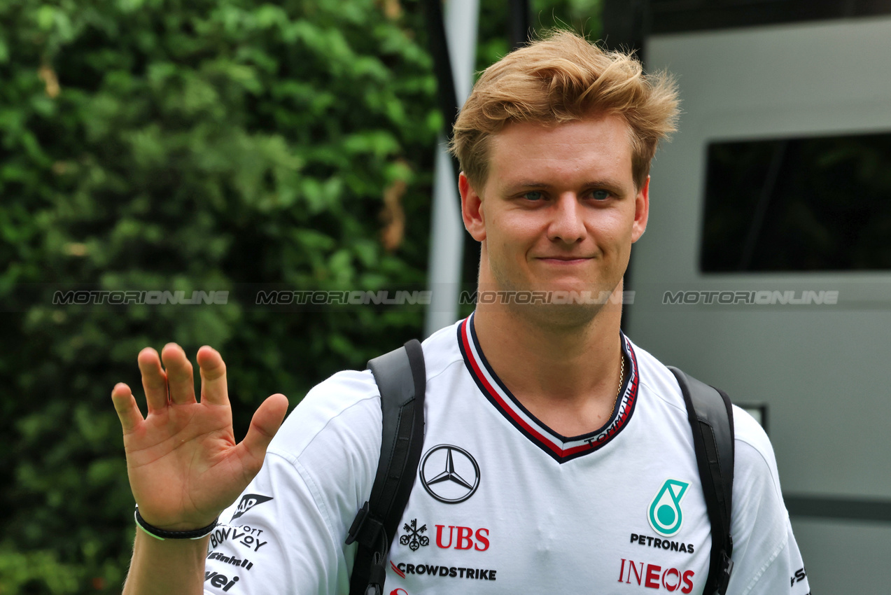 GP SINGAPORE, Mick Schumacher (GER) Mercedes AMG F1 Reserve Driver.

19.09.2024. Formula 1 World Championship, Rd 18, Singapore Grand Prix, Marina Bay Street Circuit, Singapore, Preparation Day.

- www.xpbimages.com, EMail: requests@xpbimages.com © Copyright: Moy / XPB Images