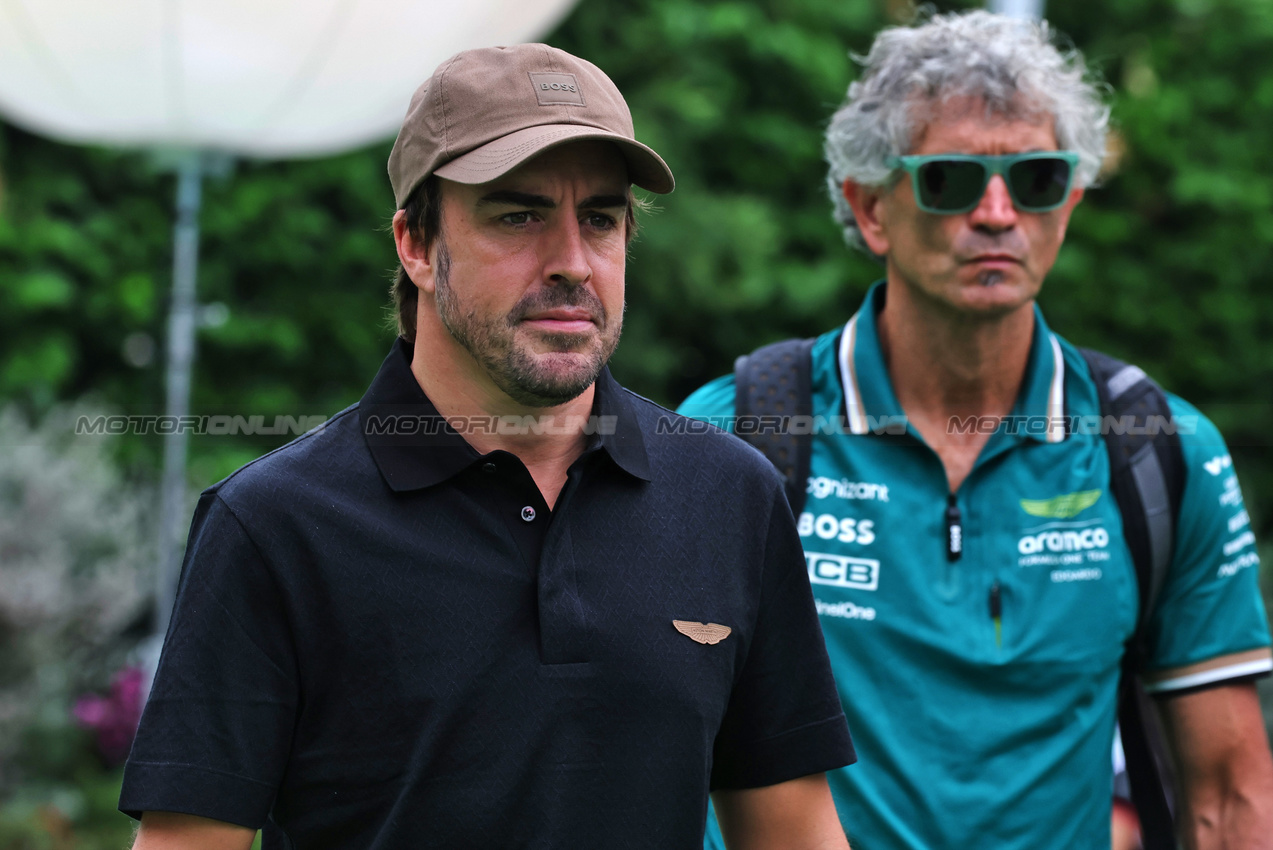 GP SINGAPORE, Fernando Alonso (ESP) Aston Martin F1 Team.

19.09.2024. Formula 1 World Championship, Rd 18, Singapore Grand Prix, Marina Bay Street Circuit, Singapore, Preparation Day.

- www.xpbimages.com, EMail: requests@xpbimages.com © Copyright: Moy / XPB Images