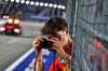 GP SINGAPORE, Oliver Bearman (GBR) Ferrari Reserve Driver takes pictures with a Leica lensed camera.

19.09.2024. Formula 1 World Championship, Rd 18, Singapore Grand Prix, Marina Bay Street Circuit, Singapore, Preparation Day.

 - www.xpbimages.com, EMail: requests@xpbimages.com © Copyright: Coates / XPB Images