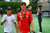 GP SINGAPORE, (L to R): Andrea Kimi Antonelli (ITA) Mercedes AMG F1 W15 Junior Driver with Oliver Bearman (GBR) Ferrari Reserve Driver.

19.09.2024. Formula 1 World Championship, Rd 18, Singapore Grand Prix, Marina Bay Street Circuit, Singapore, Preparation Day.

 - www.xpbimages.com, EMail: requests@xpbimages.com © Copyright: Coates / XPB Images