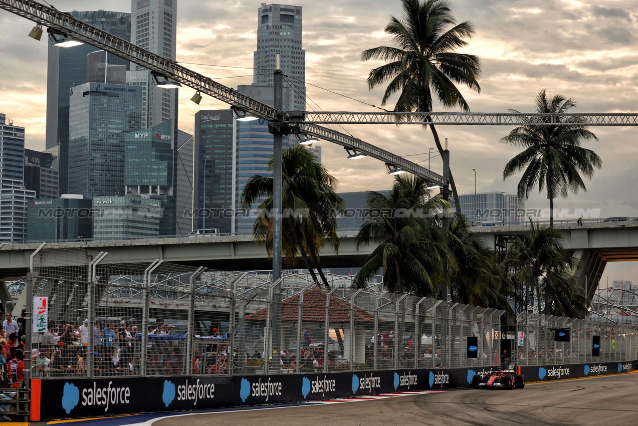 GP SINGAPORE, Carlos Sainz Jr (ESP) Ferrari SF-24.

21.09.2024. Formula 1 World Championship, Rd 18, Singapore Grand Prix, Marina Bay Street Circuit, Singapore, Qualifiche Day.

 - www.xpbimages.com, EMail: requests@xpbimages.com © Copyright: Coates / XPB Images