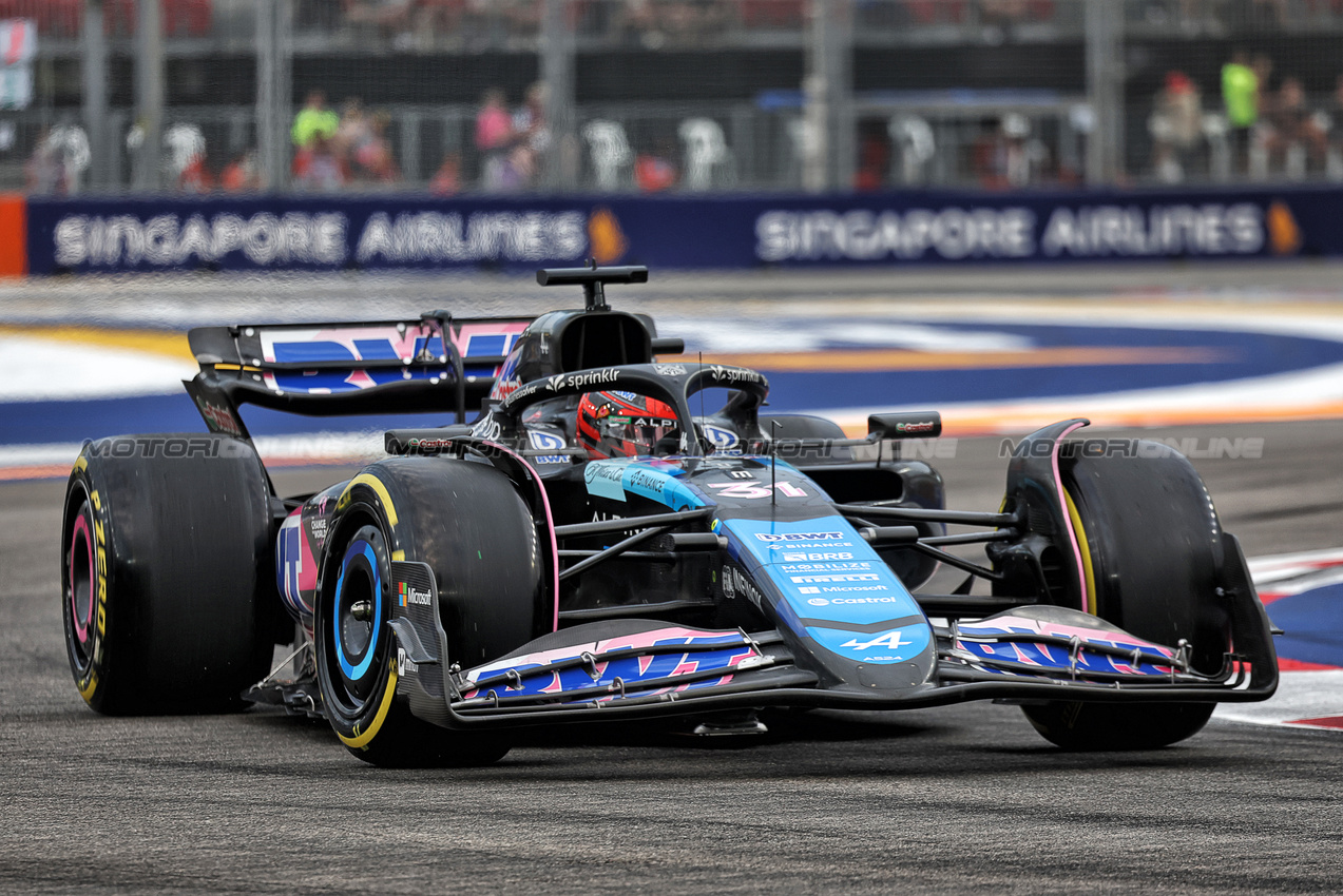 GP SINGAPORE, Esteban Ocon (FRA) Alpine F1 Team A524.

21.09.2024. Formula 1 World Championship, Rd 18, Singapore Grand Prix, Marina Bay Street Circuit, Singapore, Qualifiche Day.

- www.xpbimages.com, EMail: requests@xpbimages.com © Copyright: Moy / XPB Images