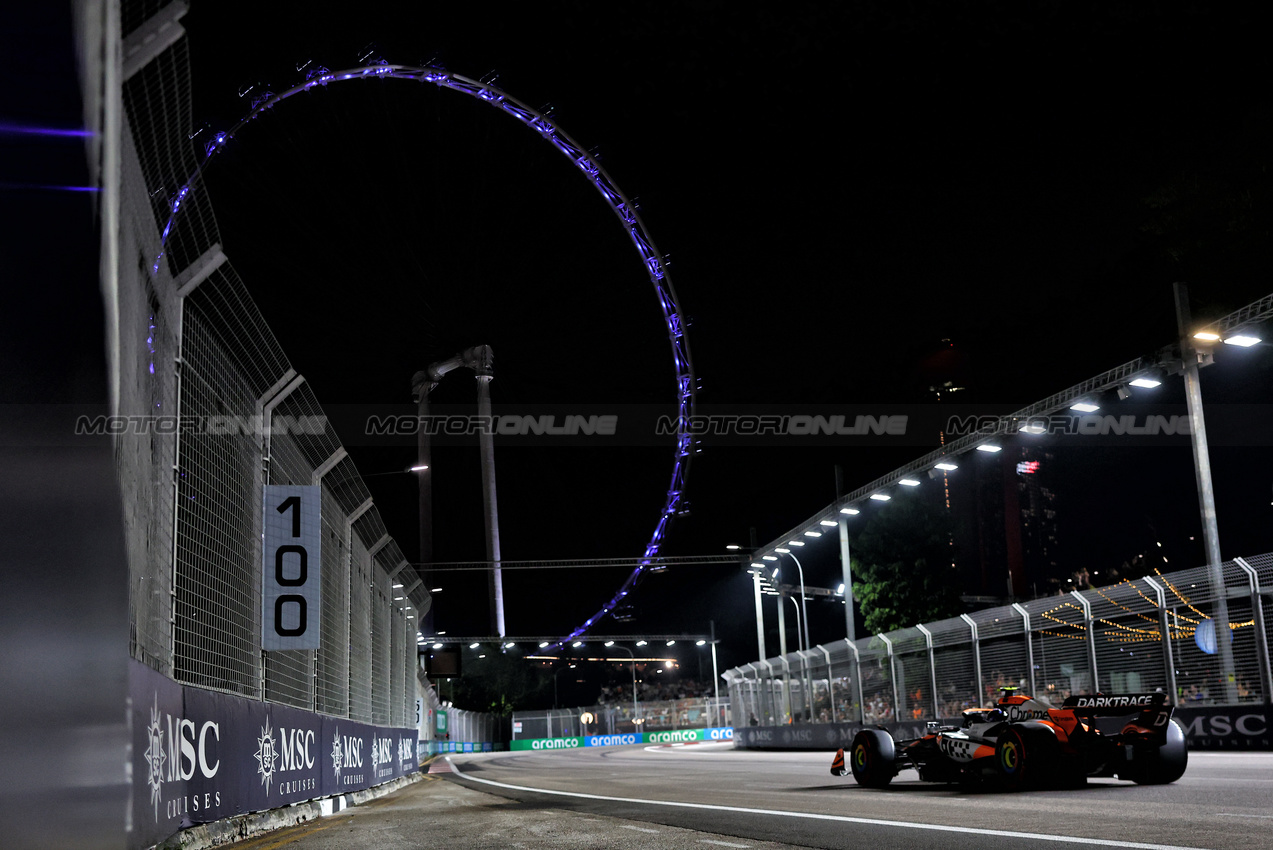 GP SINGAPORE, Lando Norris (GBR) McLaren MCL38.

21.09.2024. Formula 1 World Championship, Rd 18, Singapore Grand Prix, Marina Bay Street Circuit, Singapore, Qualifiche Day.

- www.xpbimages.com, EMail: requests@xpbimages.com © Copyright: Charniaux / XPB Images