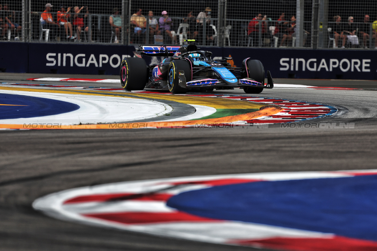 GP SINGAPORE, Pierre Gasly (FRA) Alpine F1 Team A524.

21.09.2024. Formula 1 World Championship, Rd 18, Singapore Grand Prix, Marina Bay Street Circuit, Singapore, Qualifiche Day.

- www.xpbimages.com, EMail: requests@xpbimages.com © Copyright: Moy / XPB Images