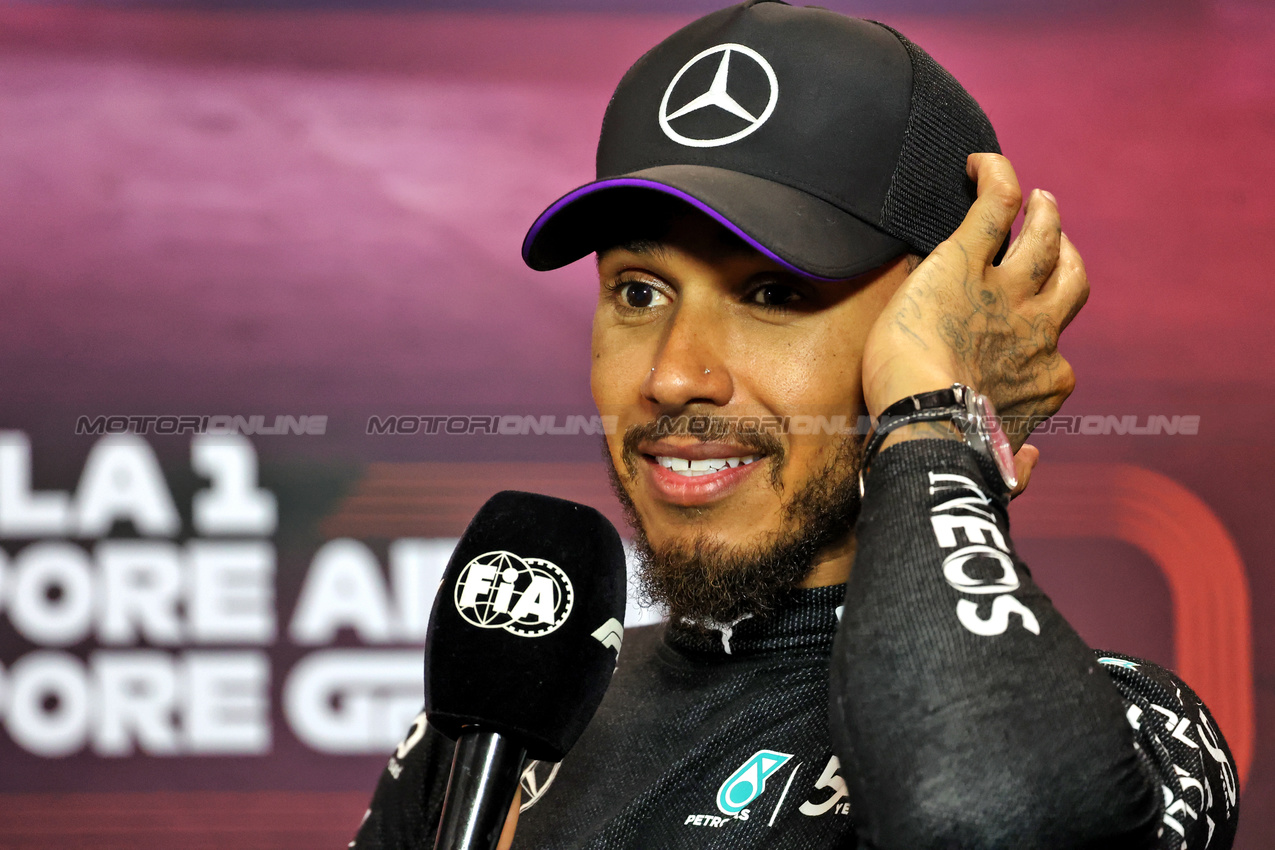 GP SINGAPORE, Lewis Hamilton (GBR) Mercedes AMG F1 in the FIA Press Conference.

21.09.2024. Formula 1 World Championship, Rd 18, Singapore Grand Prix, Marina Bay Street Circuit, Singapore, Qualifiche Day.

- www.xpbimages.com, EMail: requests@xpbimages.com © Copyright: Rew / XPB Images