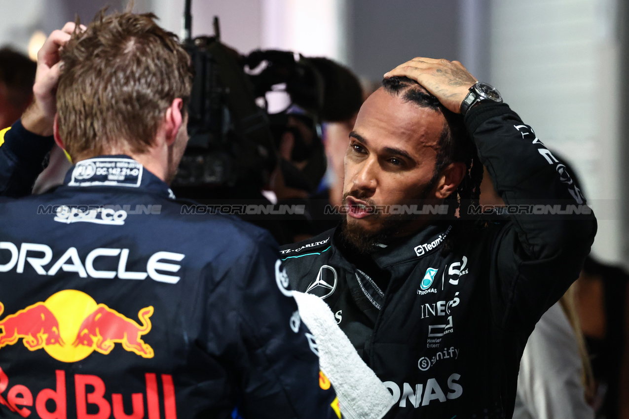 GP SINGAPORE, Max Verstappen (NLD), Red Bull Racing Lewis Hamilton (GBR), Mercedes AMG F1  
21.09.2024. Formula 1 World Championship, Rd 18, Singapore Grand Prix, Marina Bay Street Circuit, Singapore, Qualifiche Day.
- www.xpbimages.com, EMail: requests@xpbimages.com © Copyright: Charniaux / XPB Images