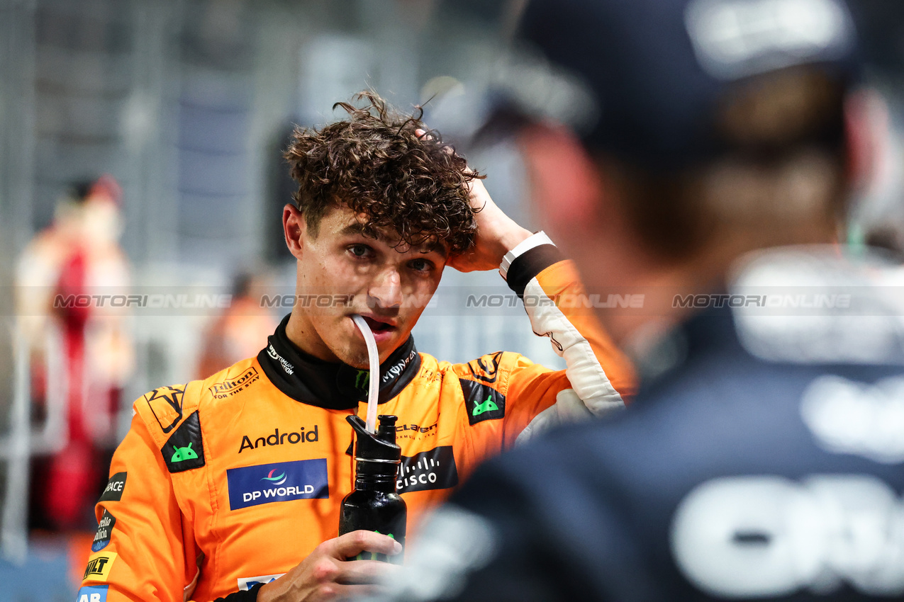 GP SINGAPORE, Lando Norris (GBR), McLaren F1 Team 
21.09.2024. Formula 1 World Championship, Rd 18, Singapore Grand Prix, Marina Bay Street Circuit, Singapore, Qualifiche Day.
- www.xpbimages.com, EMail: requests@xpbimages.com © Copyright: Charniaux / XPB Images