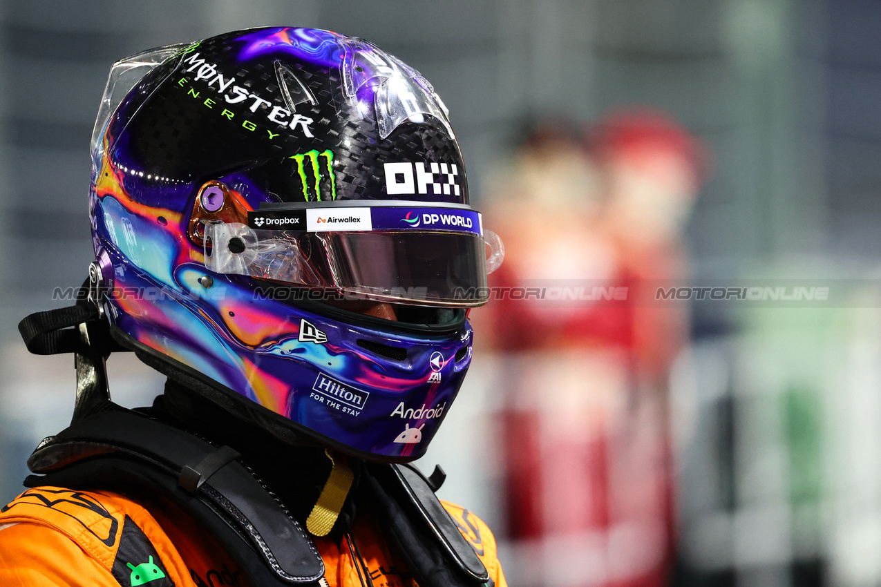 GP SINGAPORE, Lando Norris (GBR), McLaren F1 Team 
21.09.2024. Formula 1 World Championship, Rd 18, Singapore Grand Prix, Marina Bay Street Circuit, Singapore, Qualifiche Day.
- www.xpbimages.com, EMail: requests@xpbimages.com © Copyright: Charniaux / XPB Images