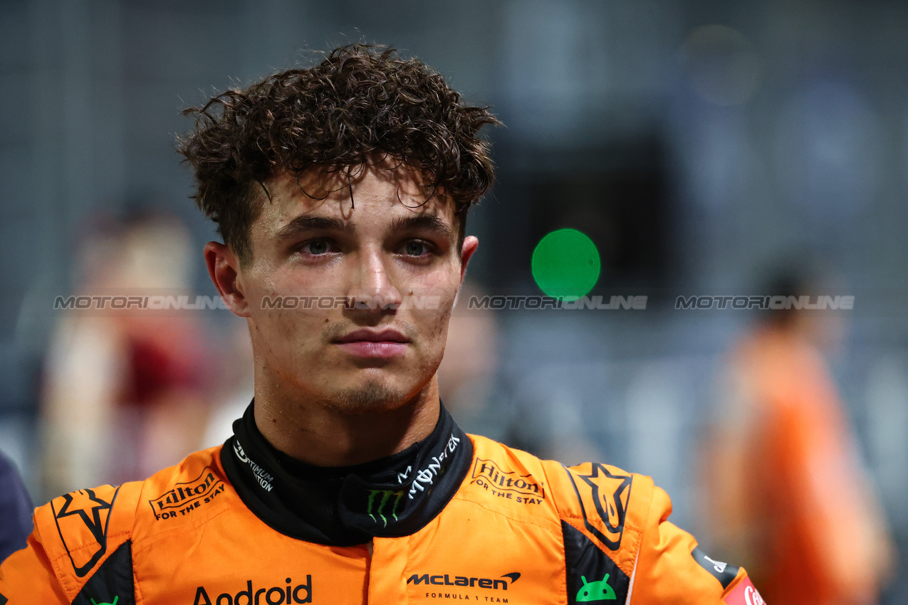 GP SINGAPORE, Lando Norris (GBR), McLaren F1 Team 
21.09.2024. Formula 1 World Championship, Rd 18, Singapore Grand Prix, Marina Bay Street Circuit, Singapore, Qualifiche Day.
- www.xpbimages.com, EMail: requests@xpbimages.com © Copyright: Charniaux / XPB Images