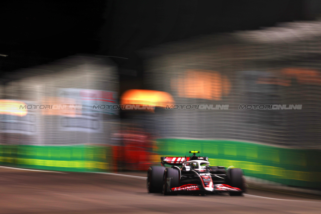 GP SINGAPORE, Nico Hulkenberg (GER) Haas VF-24.

21.09.2024. Formula 1 World Championship, Rd 18, Singapore Grand Prix, Marina Bay Street Circuit, Singapore, Qualifiche Day.

 - www.xpbimages.com, EMail: requests@xpbimages.com © Copyright: Coates / XPB Images