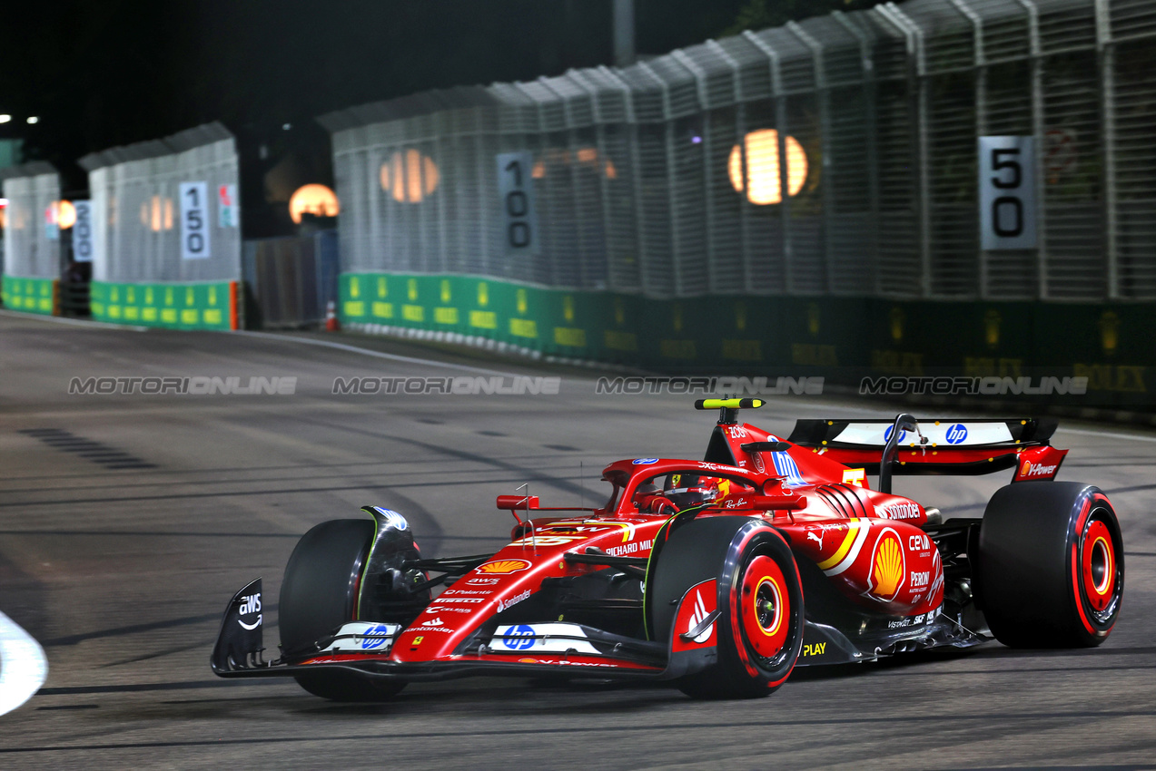 GP SINGAPORE, Carlos Sainz Jr (ESP) Ferrari SF-24.

21.09.2024. Formula 1 World Championship, Rd 18, Singapore Grand Prix, Marina Bay Street Circuit, Singapore, Qualifiche Day.

 - www.xpbimages.com, EMail: requests@xpbimages.com © Copyright: Coates / XPB Images