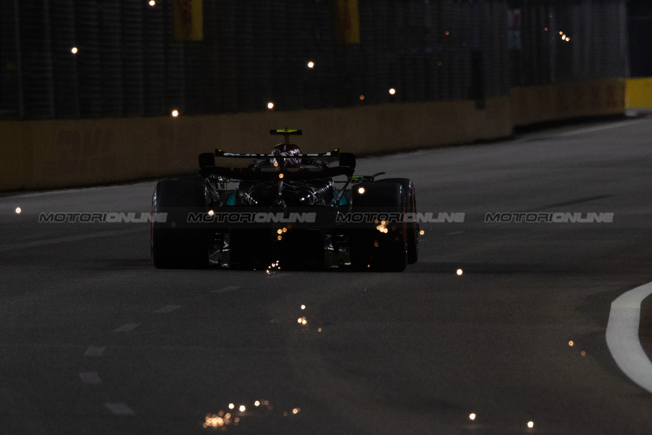 GP SINGAPORE, Lewis Hamilton (GBR) Mercedes AMG F1 W15.

21.09.2024. Formula 1 World Championship, Rd 18, Singapore Grand Prix, Marina Bay Street Circuit, Singapore, Qualifiche Day.

- www.xpbimages.com, EMail: requests@xpbimages.com © Copyright: Rew / XPB Images