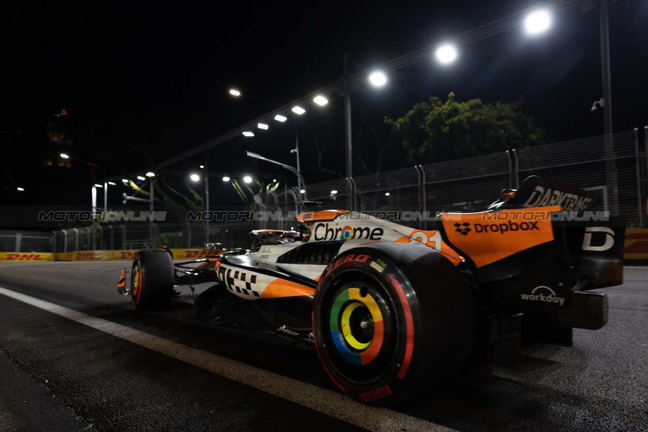 GP SINGAPORE, Oscar Piastri (AUS) McLaren MCL38.

21.09.2024. Formula 1 World Championship, Rd 18, Singapore Grand Prix, Marina Bay Street Circuit, Singapore, Qualifiche Day.

- www.xpbimages.com, EMail: requests@xpbimages.com © Copyright: Rew / XPB Images