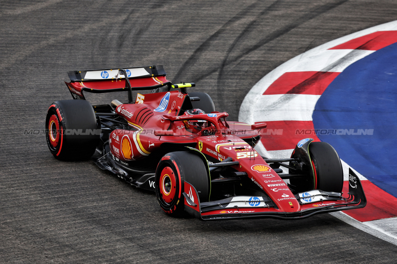 GP SINGAPORE, Carlos Sainz Jr (ESP) Ferrari SF-24.

21.09.2024. Formula 1 World Championship, Rd 18, Singapore Grand Prix, Marina Bay Street Circuit, Singapore, Qualifiche Day.

- www.xpbimages.com, EMail: requests@xpbimages.com © Copyright: Batchelor / XPB Images