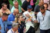 GP SINGAPORE, Max Verstappen (NLD) Red Bull Racing with the media.

21.09.2024. Formula 1 World Championship, Rd 18, Singapore Grand Prix, Marina Bay Street Circuit, Singapore, Qualifiche Day.

- www.xpbimages.com, EMail: requests@xpbimages.com © Copyright: Rew / XPB Images