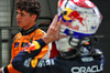 GP SINGAPORE, Lando Norris (GBR) McLaren e mvp in qualifying parc ferme.

21.09.2024. Formula 1 World Championship, Rd 18, Singapore Grand Prix, Marina Bay Street Circuit, Singapore, Qualifiche Day.

 - www.xpbimages.com, EMail: requests@xpbimages.com © Copyright: Coates / XPB Images