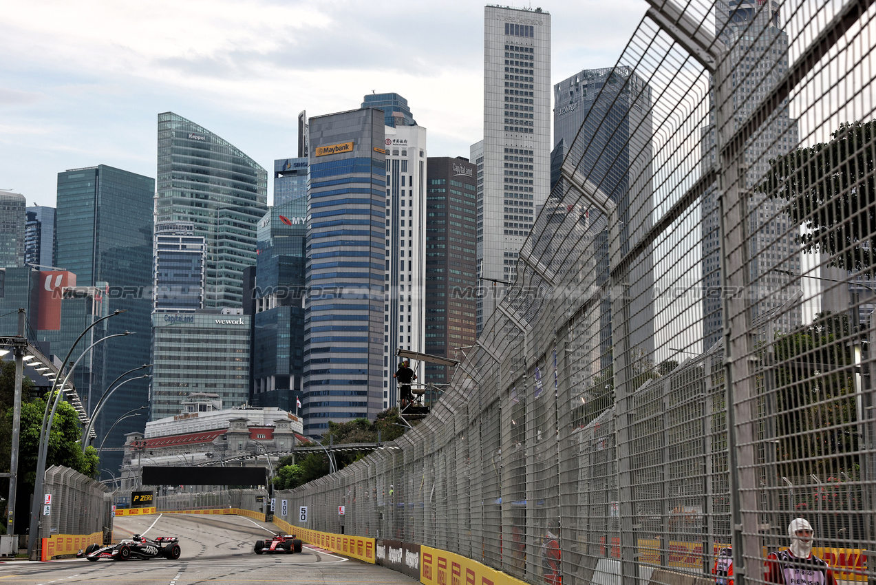 GP SINGAPORE, Kevin Magnussen (DEN) Haas VF-24.

20.09.2024. Formula 1 World Championship, Rd 18, Singapore Grand Prix, Marina Bay Street Circuit, Singapore, Practice Day.

 - www.xpbimages.com, EMail: requests@xpbimages.com © Copyright: Coates / XPB Images