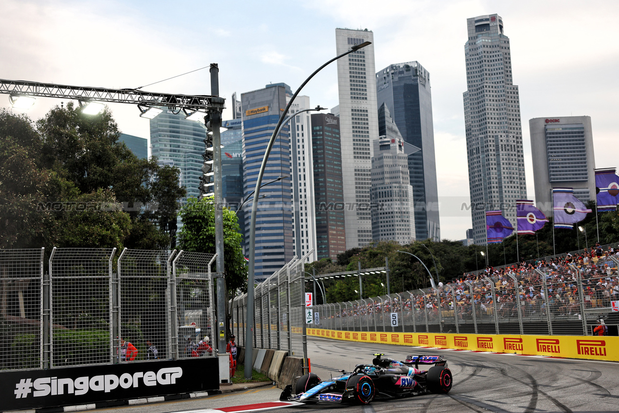 GP SINGAPORE, Pierre Gasly (FRA) Alpine F1 Team A524.

20.09.2024. Formula 1 World Championship, Rd 18, Singapore Grand Prix, Marina Bay Street Circuit, Singapore, Practice Day.

 - www.xpbimages.com, EMail: requests@xpbimages.com © Copyright: Coates / XPB Images