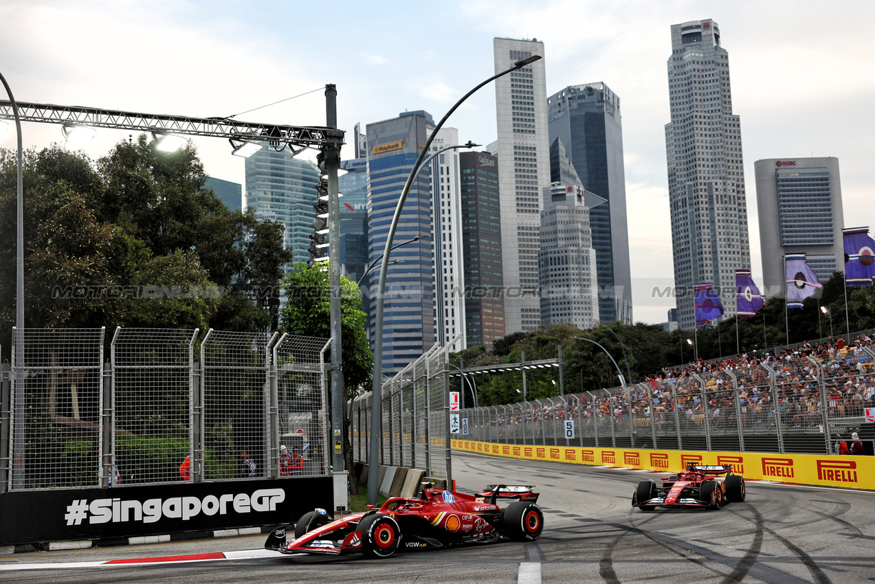 GP SINGAPORE, Carlos Sainz Jr (ESP) Ferrari SF-24.

20.09.2024. Formula 1 World Championship, Rd 18, Singapore Grand Prix, Marina Bay Street Circuit, Singapore, Practice Day.

 - www.xpbimages.com, EMail: requests@xpbimages.com © Copyright: Coates / XPB Images