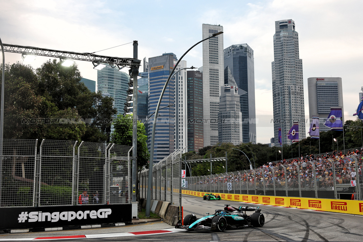 GP SINGAPORE, George Russell (GBR) Mercedes AMG F1 W15.

20.09.2024. Formula 1 World Championship, Rd 18, Singapore Grand Prix, Marina Bay Street Circuit, Singapore, Practice Day.

 - www.xpbimages.com, EMail: requests@xpbimages.com © Copyright: Coates / XPB Images